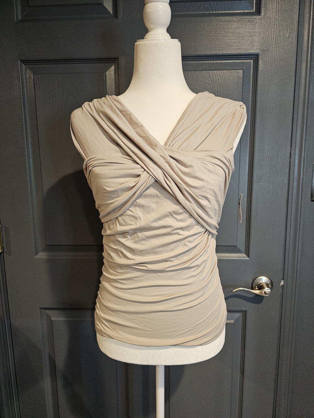 Abercrombie NWT Sleeveless Twist-Front Ruched Tank Top - Beige Size M - Picture 1 of 5